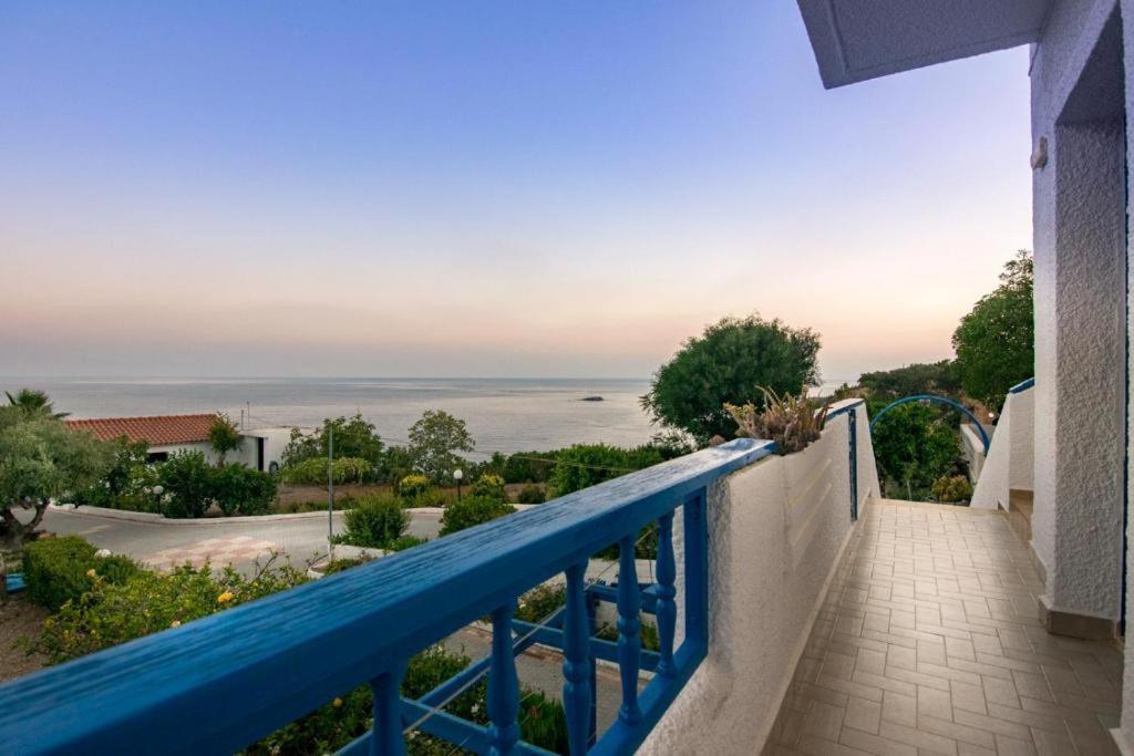 Creta Sky Apartman Ahliá Kültér fotó